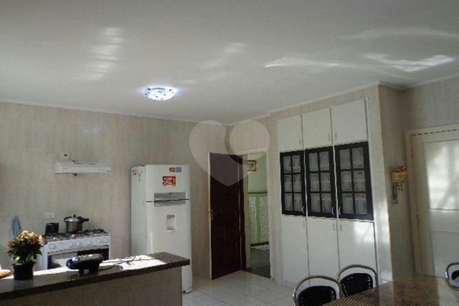 Sobrado à venda com 4 quartos, sendo 1 suíte, em Jardim Floresta, São Paulo, SP
