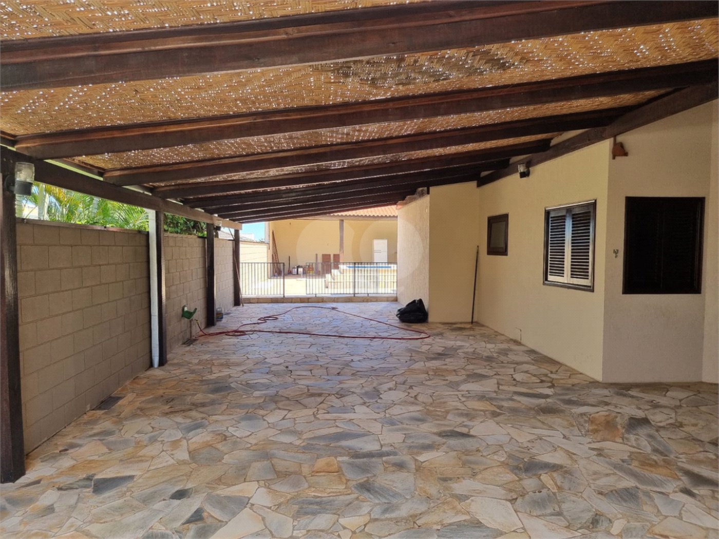 Casa à venda ou para alugar com 3 quartos, sendo 1 suíte, no condomínio Terras de Vinhedo, Vinhedo - SP