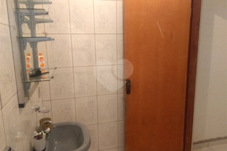 Sobrado à venda com 3 quartos, sendo 1 suíte, em Jardim Maria Antônia Prado, Sorocaba, SP