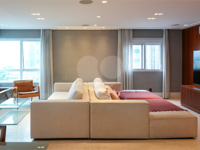 Apartamento à venda com 3 suítes em Brooklin, São Paulo, SP