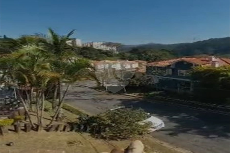 Casa à venda com 4 quartos, sendo 2 suítes,  no condomínio Res Jardim Itatinga, São Paulo - SP