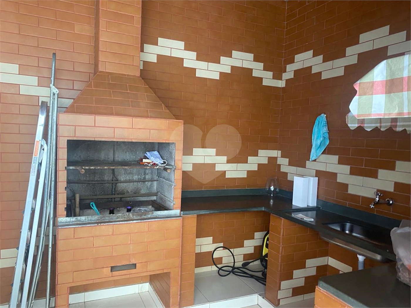 Casa à venda com 3 suítes em Vila Carrão, São Paulo, SP