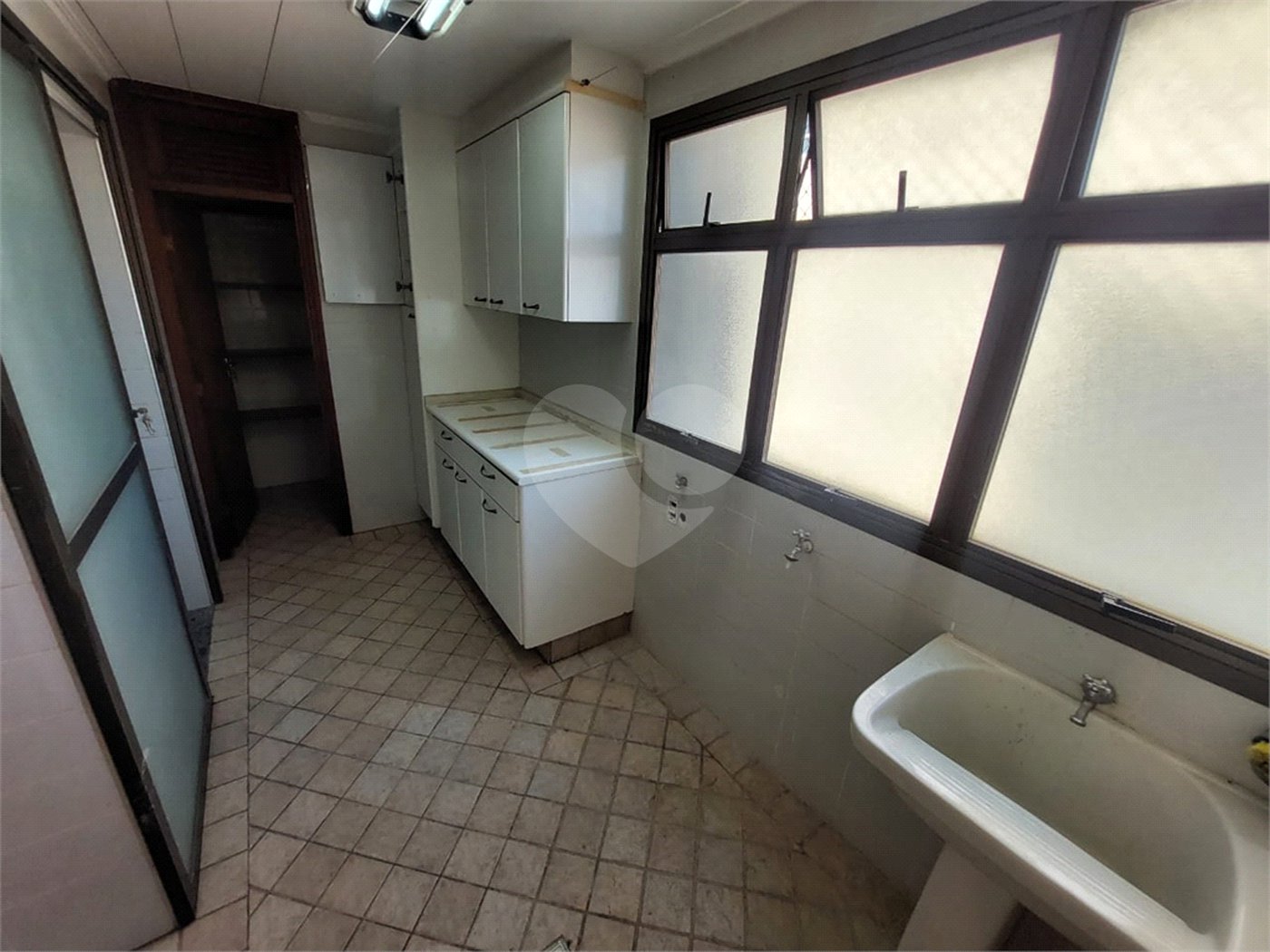 Apartamento para alugar com 3 quartos, sendo 1 suíte,  no Centro, Indaiatuba, SP
