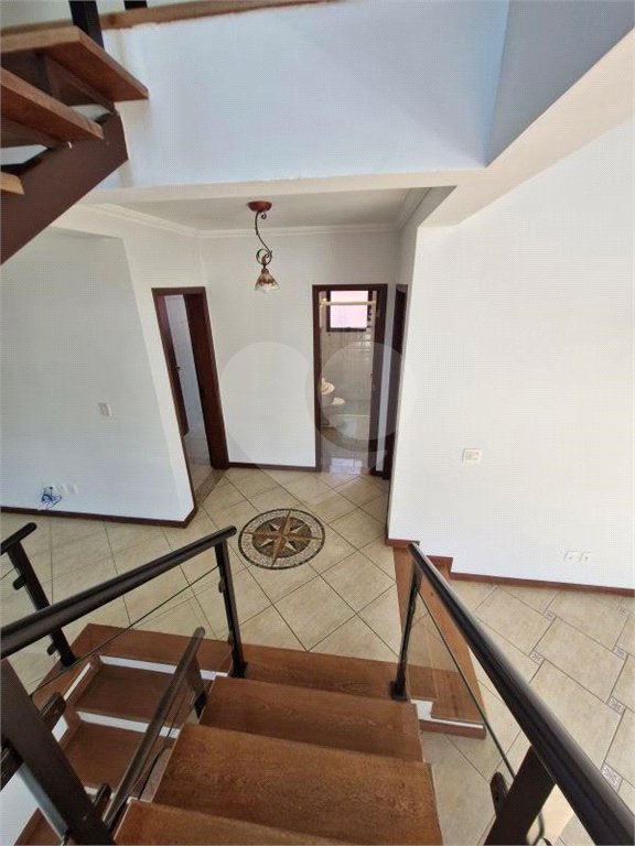 Casa à venda ou para alugar com 3 quartos, sendo 1 suíte, no condomínio Recanto dos Paturis, Vinhedo - SP