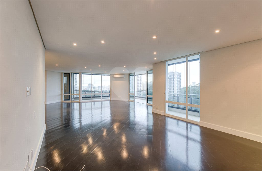 Apartamento à venda ou para alugar com 4 suítes em Alto da Boa Vista, São Paulo, SP