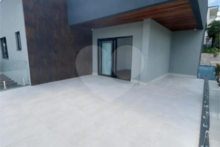 Casa à venda com 4 quartos, sendo 2 suítes, no condomínio Swiss Park, São Bernardo do Campo - SP
