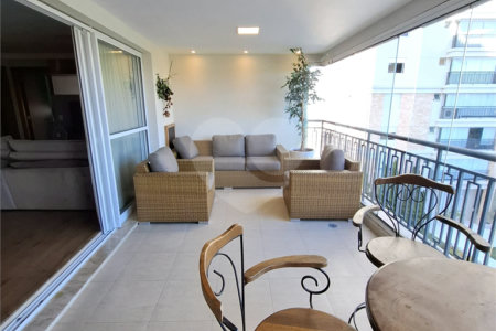 Apartamento à venda com 3 suítes em Jardim Marajoara, São Paulo, SP