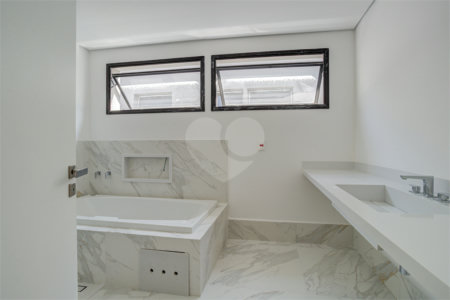 Casa à venda com 4 suítes no condomínio Hípica Max Garden, São Paulo - SP