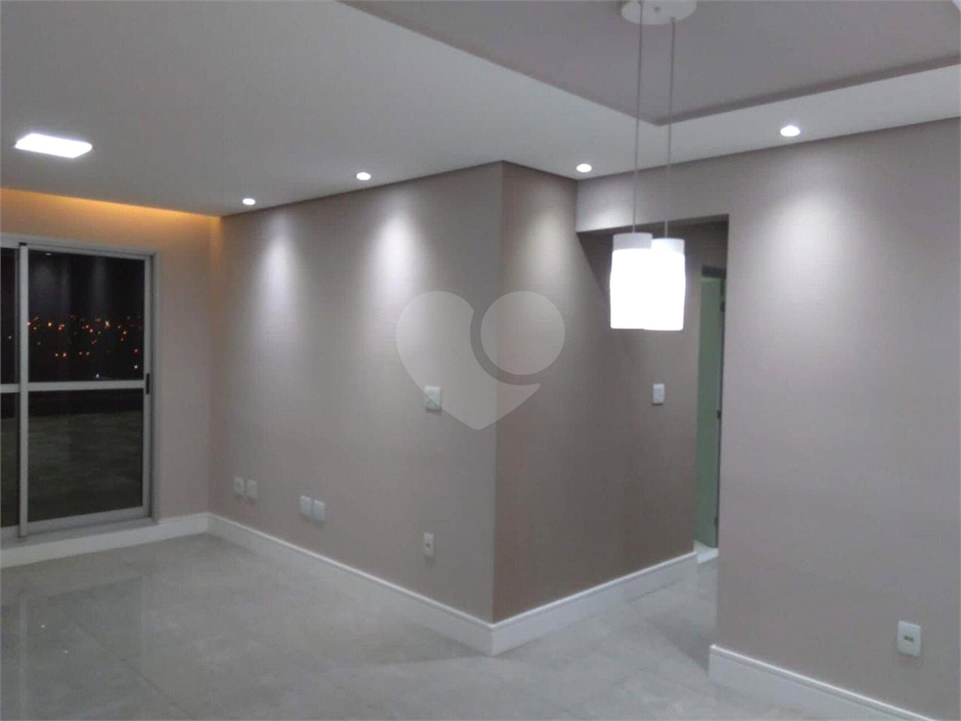 Apartamento à venda com 4 quartos, sendo 1 suíte, em Parque Industrial, São José dos Campos, SP