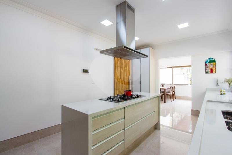Casa Térrea à venda com 5 suítes em Jardim Marajoara, São Paulo, SP