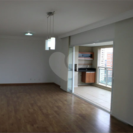 Apartamento de 3 Suítes com Vista Definitiva e Sol da Manhã no Condomínio Club House - Parque do Prado
