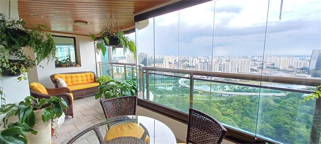 Apartamento à venda com 4 suítes em Jardim Fonte do Morumbi, São Paulo, SP