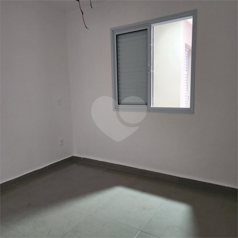Casa à venda com 2 quartos, sendo 1 suíte, no condomínio Residencial Sanches, São Paulo - SP