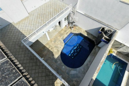 Casa à venda com 5 quartos, sendo 3 suítes, no condomínio Granja Olga III, Sorocaba - SP