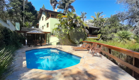 Casa à venda ou para alugar com 4 quartos, sendo 3 suítes,  no condomínio Sausalito, Mairiporã - SP