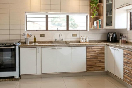 Casa à venda com 4 quartos, sendo 1 suíte, em Jardim Leocádia, Sorocaba, SP