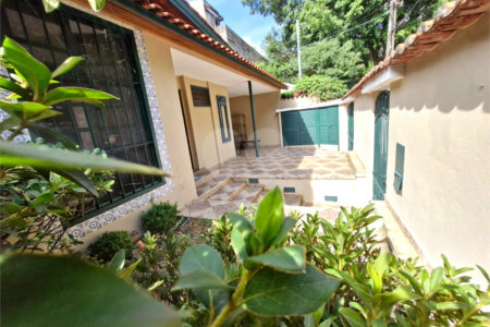 Casa à venda com 4 quartos, sendo 1 suíte,  em Granja Julieta, São Paulo, SP