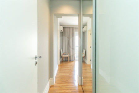 Apartamento à venda com 3 quartos, sendo 2 suítes, em Vila Nova Conceição, São Paulo, SP