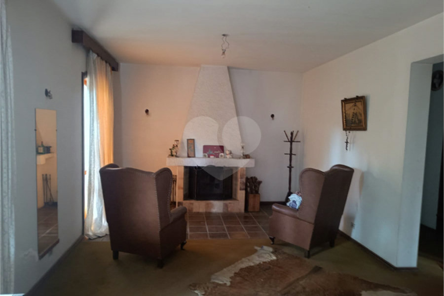Casa à venda com 4 quartos, sendo 2 suítes, no condomínio Associação Reserva das Hortênsias, Mairiporã - SP