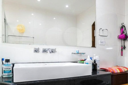 Casa à venda com 3 quartos, sendo 1 suíte, em Parque das Nações, Santo André, SP