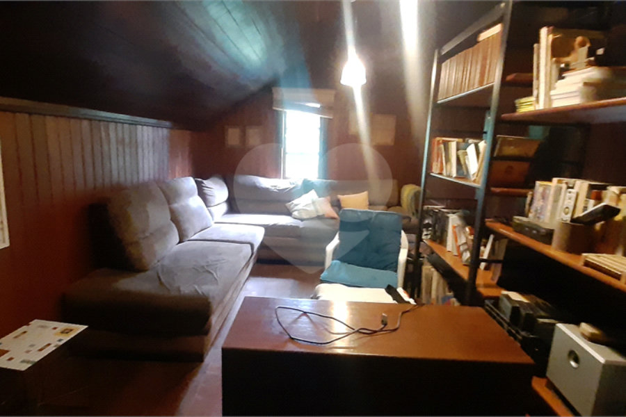 Casa à venda com 4 quartos, sendo 2 suítes, no condomínio Associação Reserva das Hortênsias, Mairiporã - SP