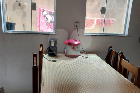Casa à venda com 4 quartos, sendo 1 suíte, em Terra da Uva, Louveira, SP