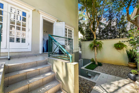 Casa à venda com 5 quartos, sendo 4 suítes, no condomínio Bounganville, São Paulo - SP