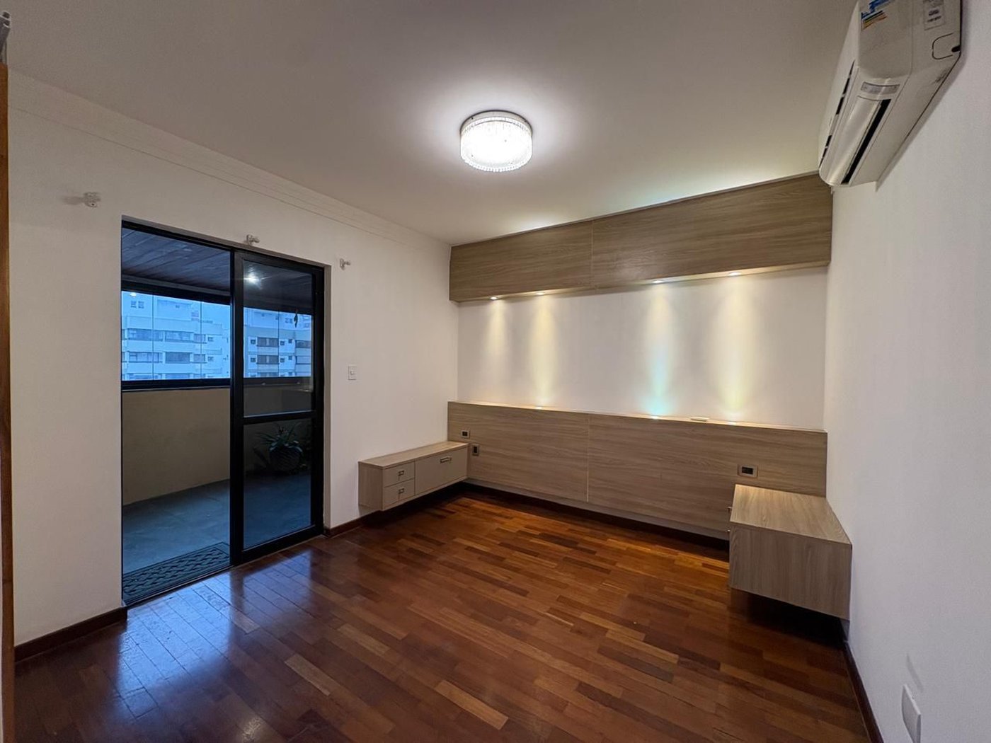 Apartamento com 3 dormitórios à venda, 145 m² por R$ 1.350.000,00 - Pompéia - Santos/SP