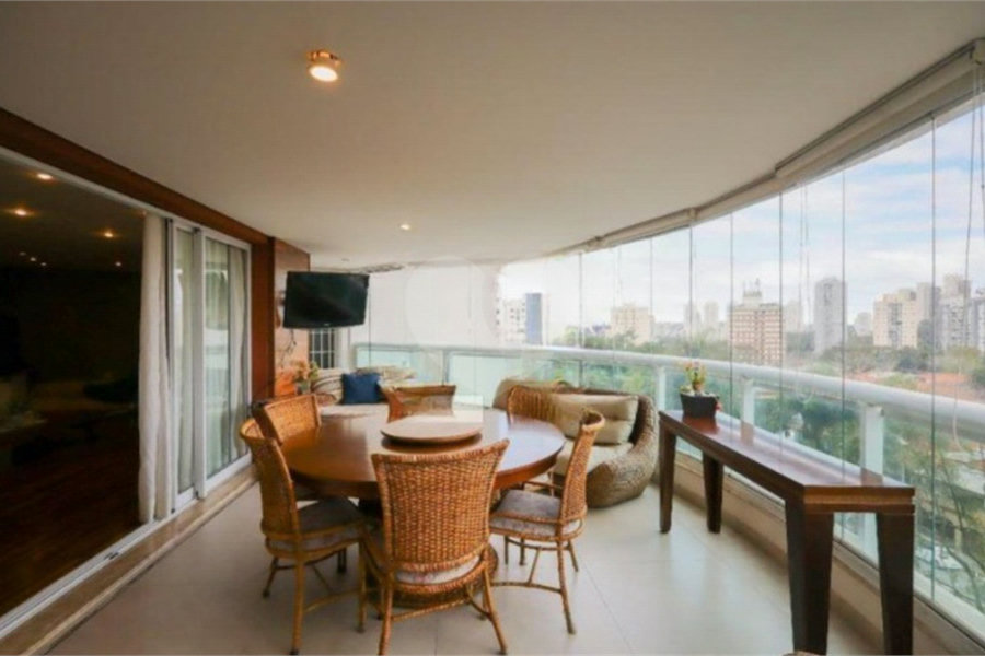 Apartamento à venda ou para alugar com 3 quartos, sendo 2 suítes,  em Jardim Marajoara, São Paulo, SP