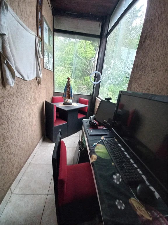 Sobrado à venda com 3 quartos, sendo 1 suíte,  em Jardim Helga, São Paulo, SP
