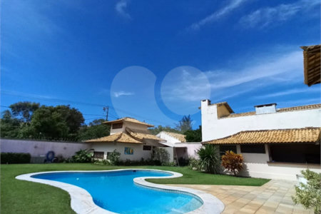 Casa à venda com 4 quartos, sendo 3 suítes,  em Geribá, Armação dos Búzios, RJ