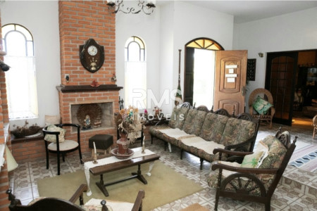 Chácara à venda com 4 quartos, sendo 1 suíte,  em Colinas do Mosteiro de Itaici, Indaiatuba, SP