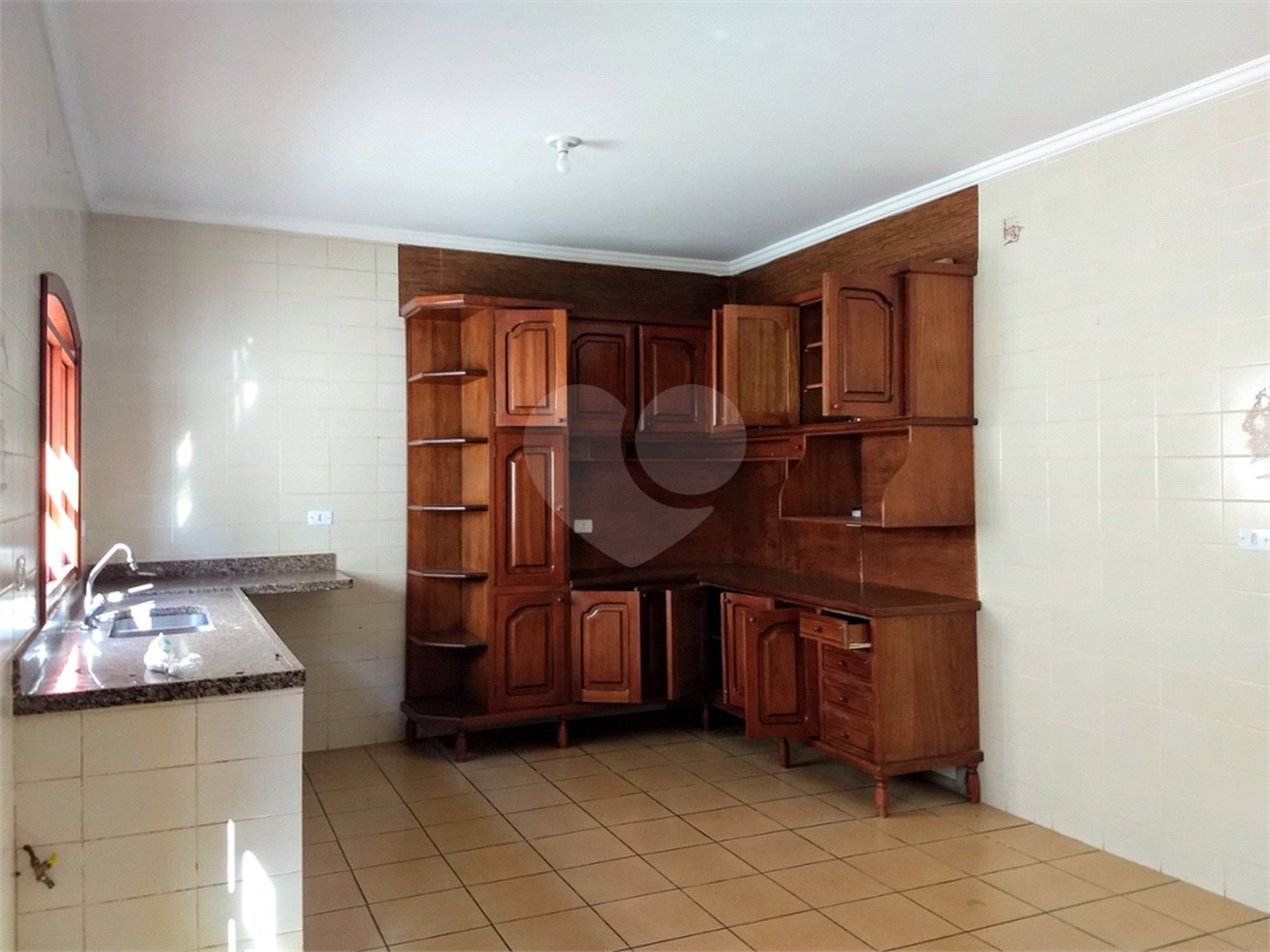 Sobrado à venda com 5 quartos, sendo 1 suíte, em Vila Esperia Ou Giglio, Atibaia, SP