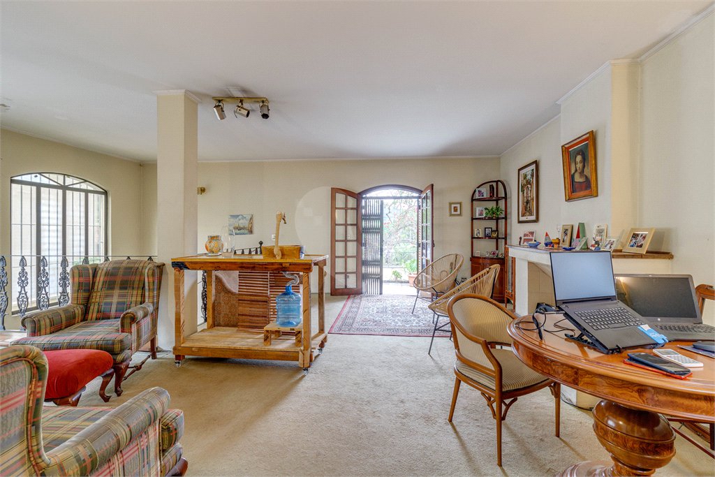 Casa à venda com 4 quartos, sendo 3 suítes,  em Alto da Boa Vista, São Paulo, SP
