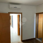 Casa à venda com 3 quartos, sendo 1 suíte, no condomínio Horto Florestal Villagio, Sorocaba - SP