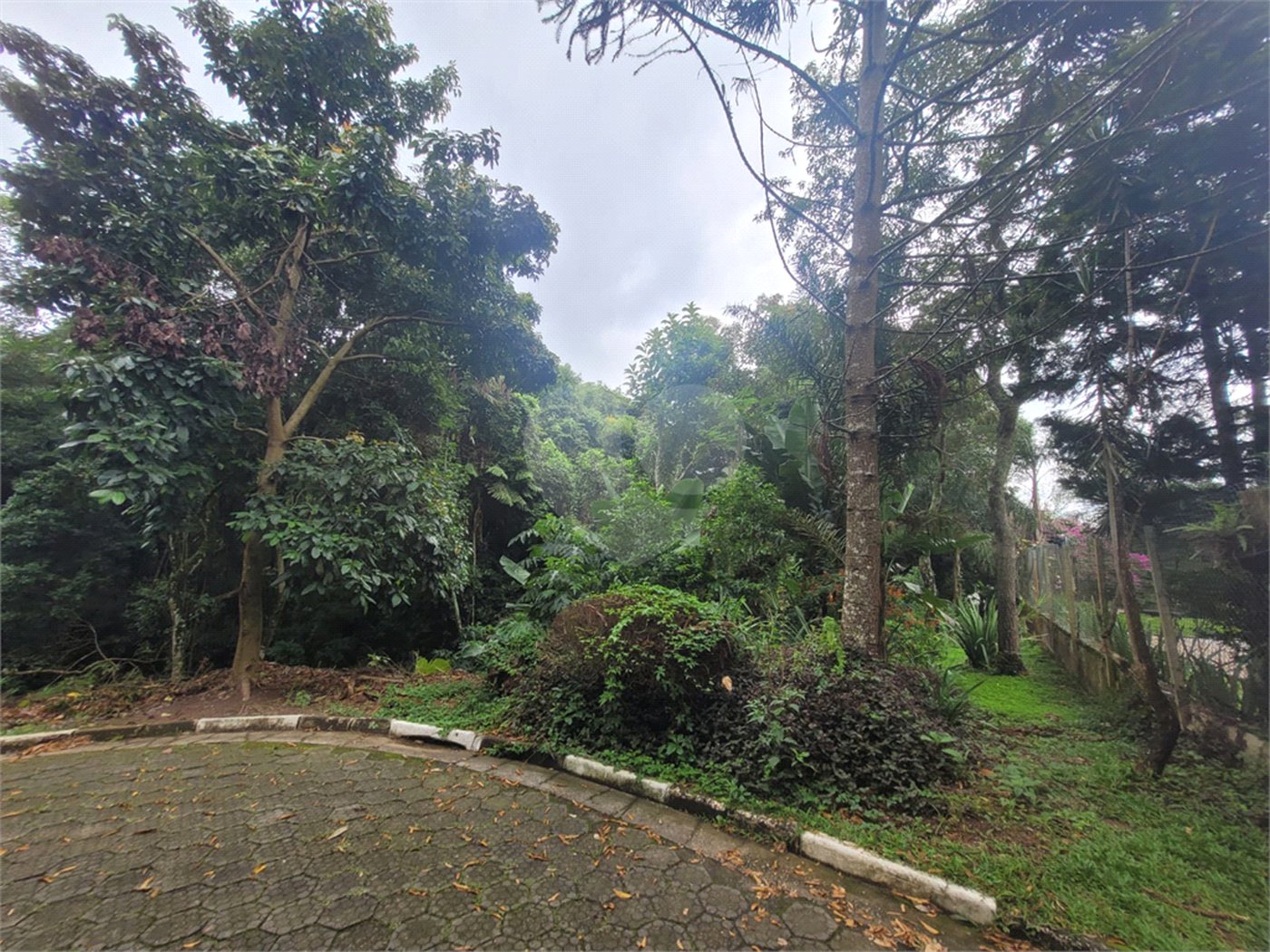 Terreno à venda no condomínio Alpes da Cantareira, Mairiporã - SP