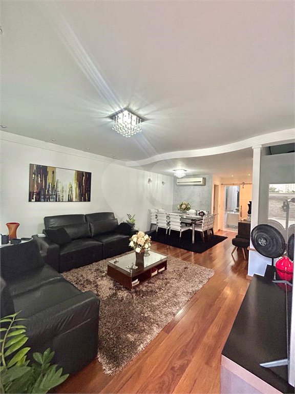 Casa à venda com 3 suítes no condomínio Itapuã XI, São Paulo - SP