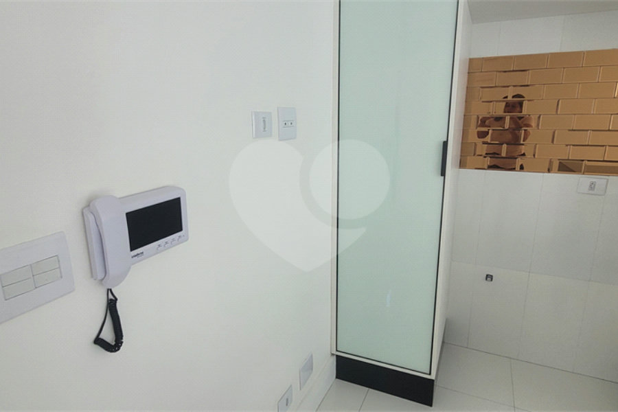 Sobrado à venda com 4 quartos, sendo 2 suítes, em Vila Irmãos Arnoni, São Paulo, SP