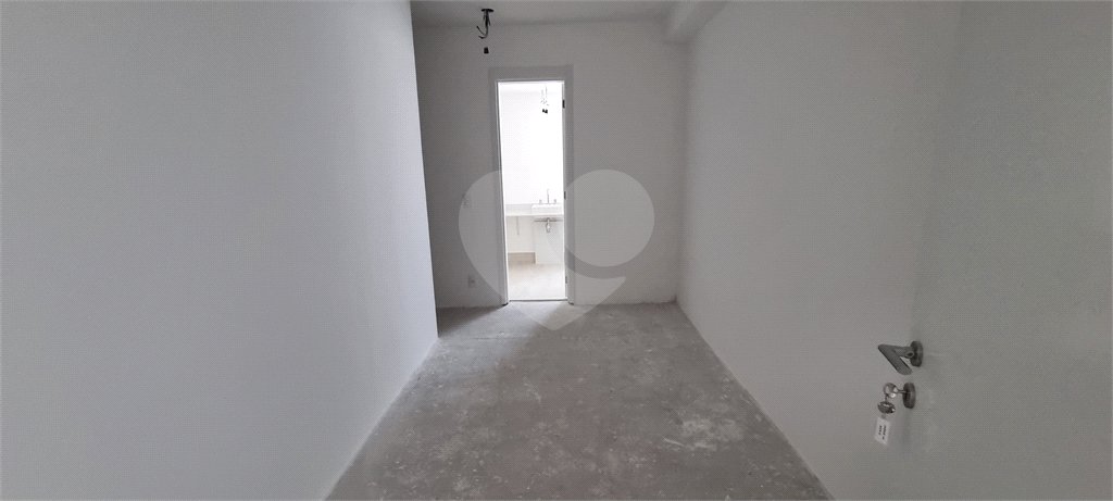 Apartamento à venda com 3 suítes em Moema, São Paulo, SP