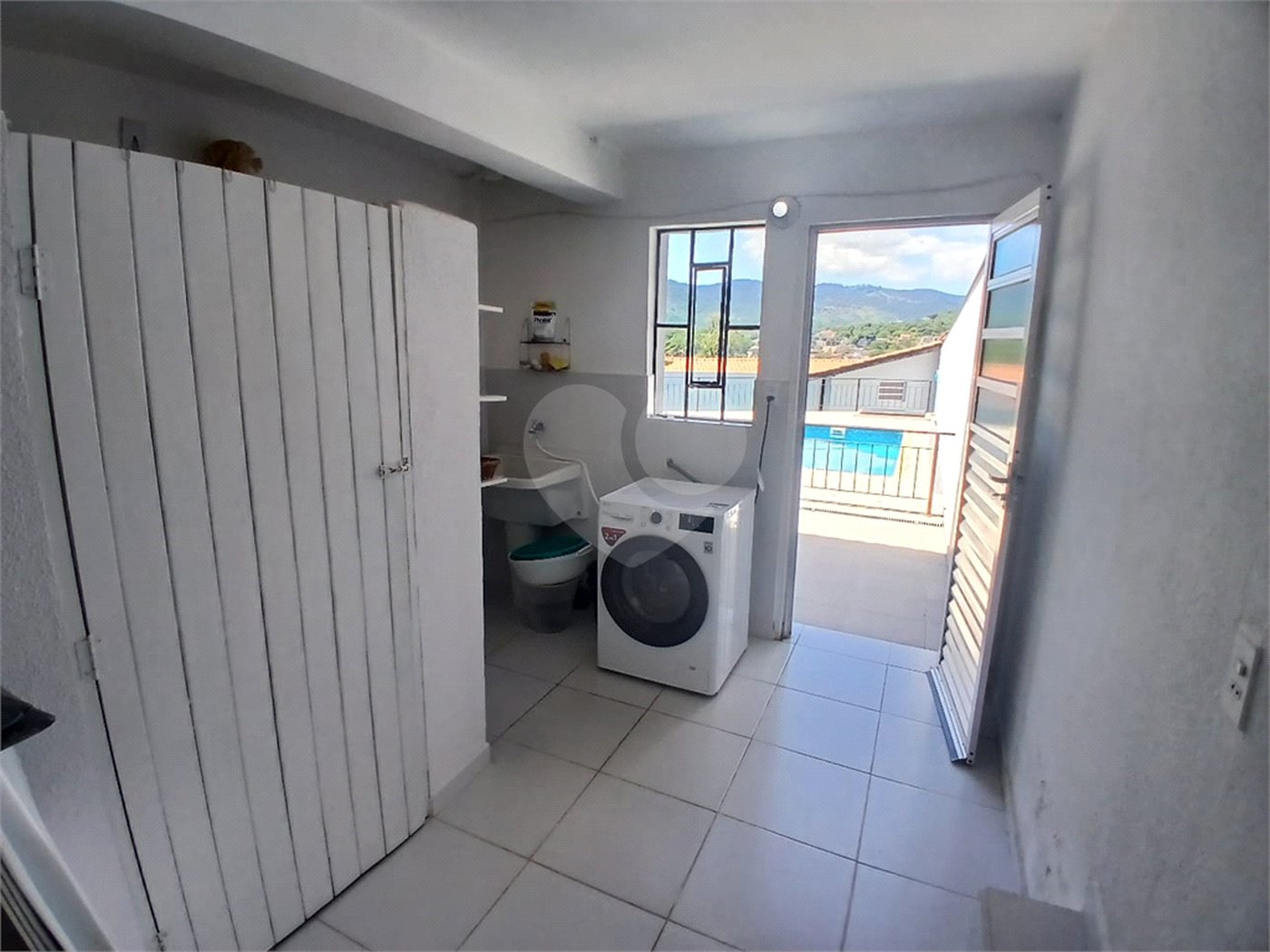 Casa à venda com 3 quartos, sendo 1 suíte,  em Recreio Maristela, Atibaia, SP