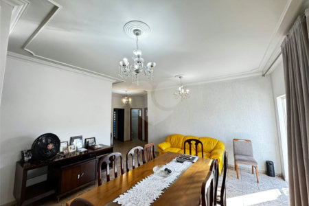 Sobrado à venda com 5 quartos, sendo 2 suítes, em Vila Monte Alegre, Ribeirão Preto, SP