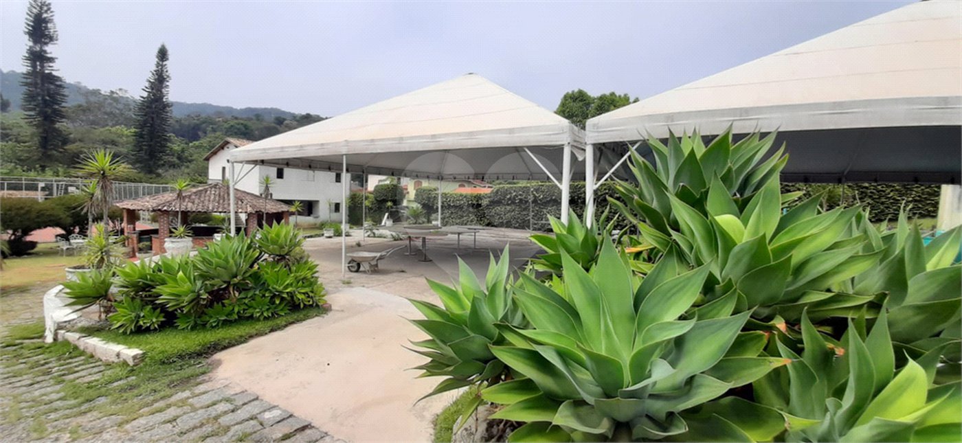 Casa Térrea à venda com 5 quartos, sendo 3 suítes, em Serra da Cantareira, Mairiporã, SP