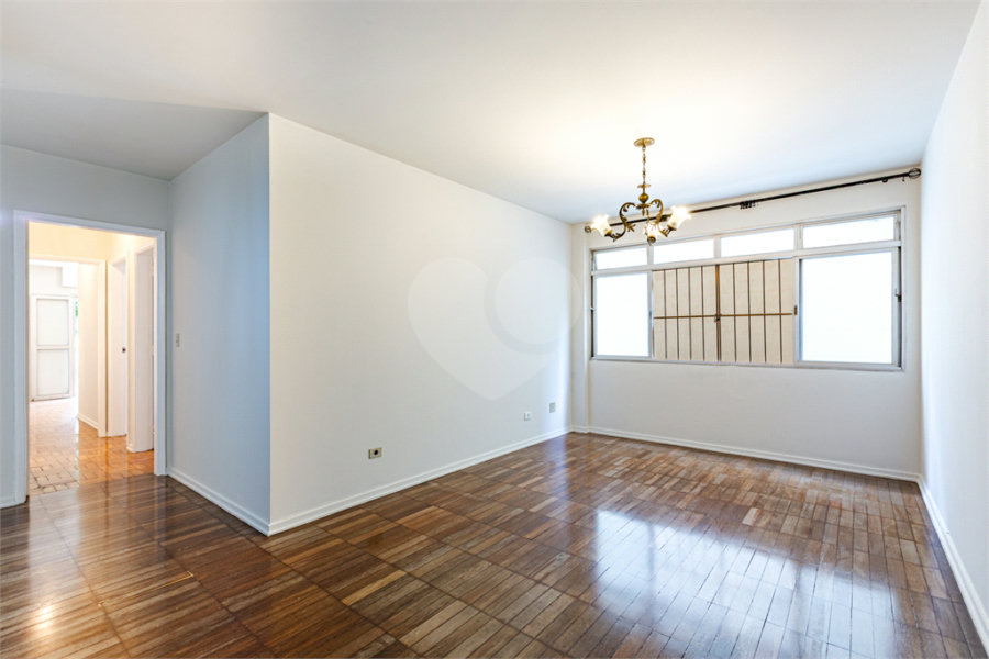 Apartamento à venda com 3 quartos, sendo 1 suíte,  em Jardim América, São Paulo, SP