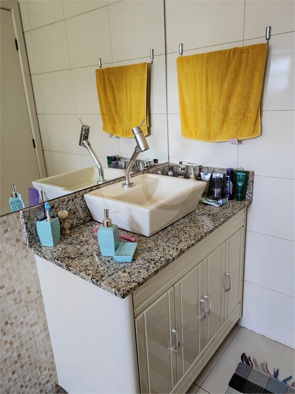 Chácara à venda com 3 quartos, sendo 2 suítes,  em Parque Varanguera, São Roque, SP