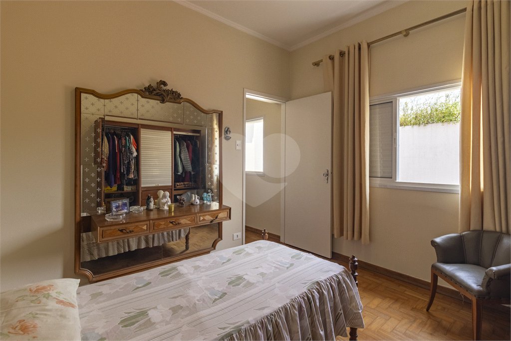 Casa à venda com 5 quartos, sendo 1 suíte, em Vila Nova Conceição, São Paulo, SP