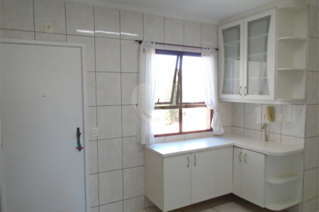 Apartamento à venda com 3 quartos, sendo 1 suíte, em Vila Oliveira, Mogi das Cruzes, SP