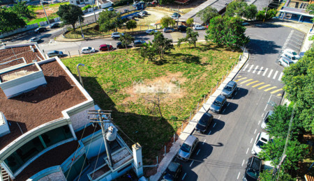 Terreno à venda no Centro, Atibaia, SP