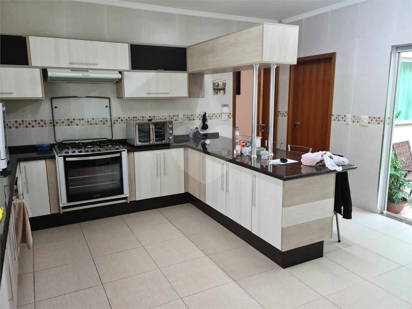 Casa à venda com 5 quartos, sendo 1 suíte, em Vila Lavínia, Mogi das Cruzes, SP