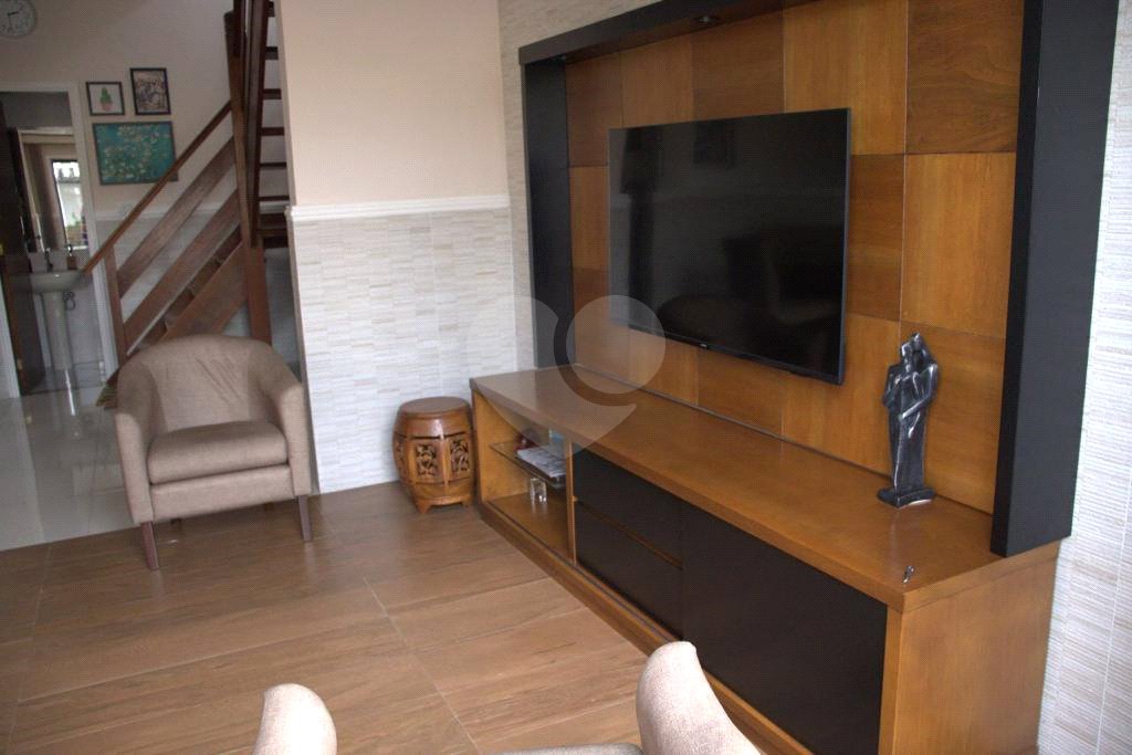 Casa à venda com 3 quartos, sendo 1 suíte, no condomínio Village da Posse, Rio de Janeiro - RJ