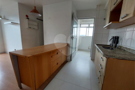 Apartamento à venda com 2 quartos em Vila Anastácio, São Paulo, SP